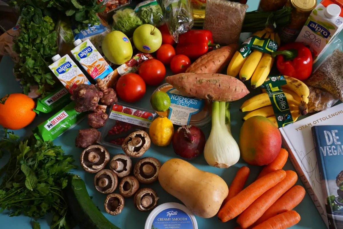Varietà di alimenti freschi acquistabili con Carta Acquisti